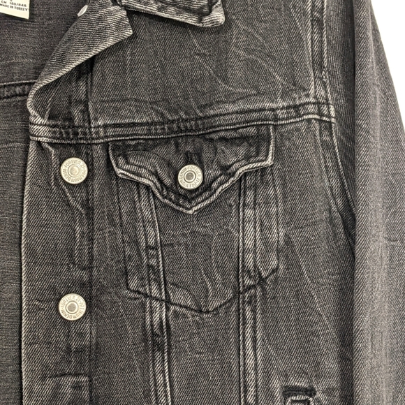 Black Jean Jacket - Forever 21 - Picture 4 of 10